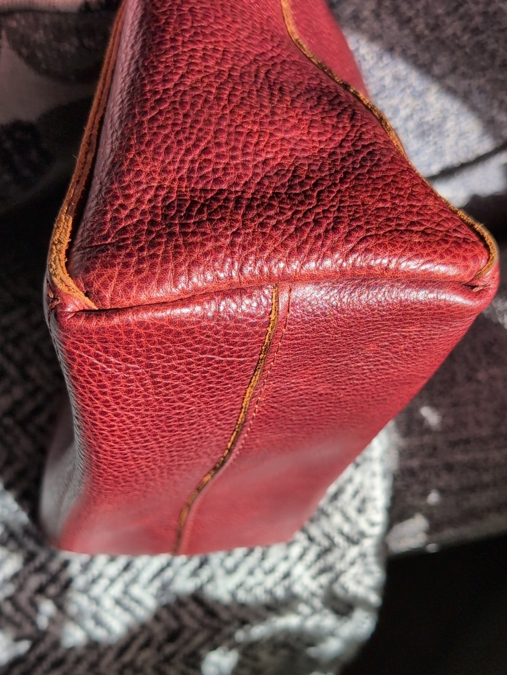 Portland Leather Nutmeg Triangle Shoulder Bag Classic Size EUC - Picture 15 of 16